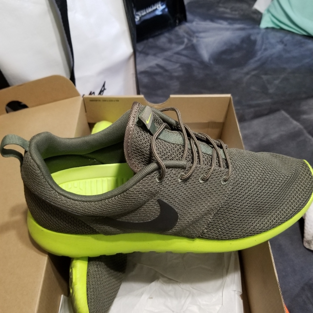 nike roshe size 11.5